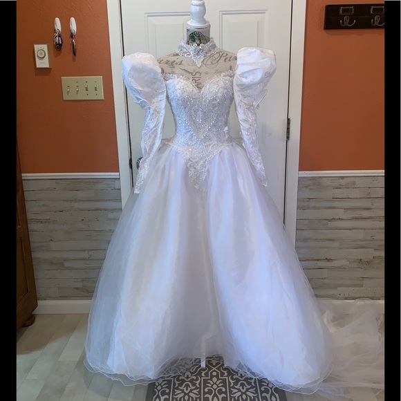 Vintage Dresses & Skirts - Stunning Vintage 1980s Wedding Gown💕